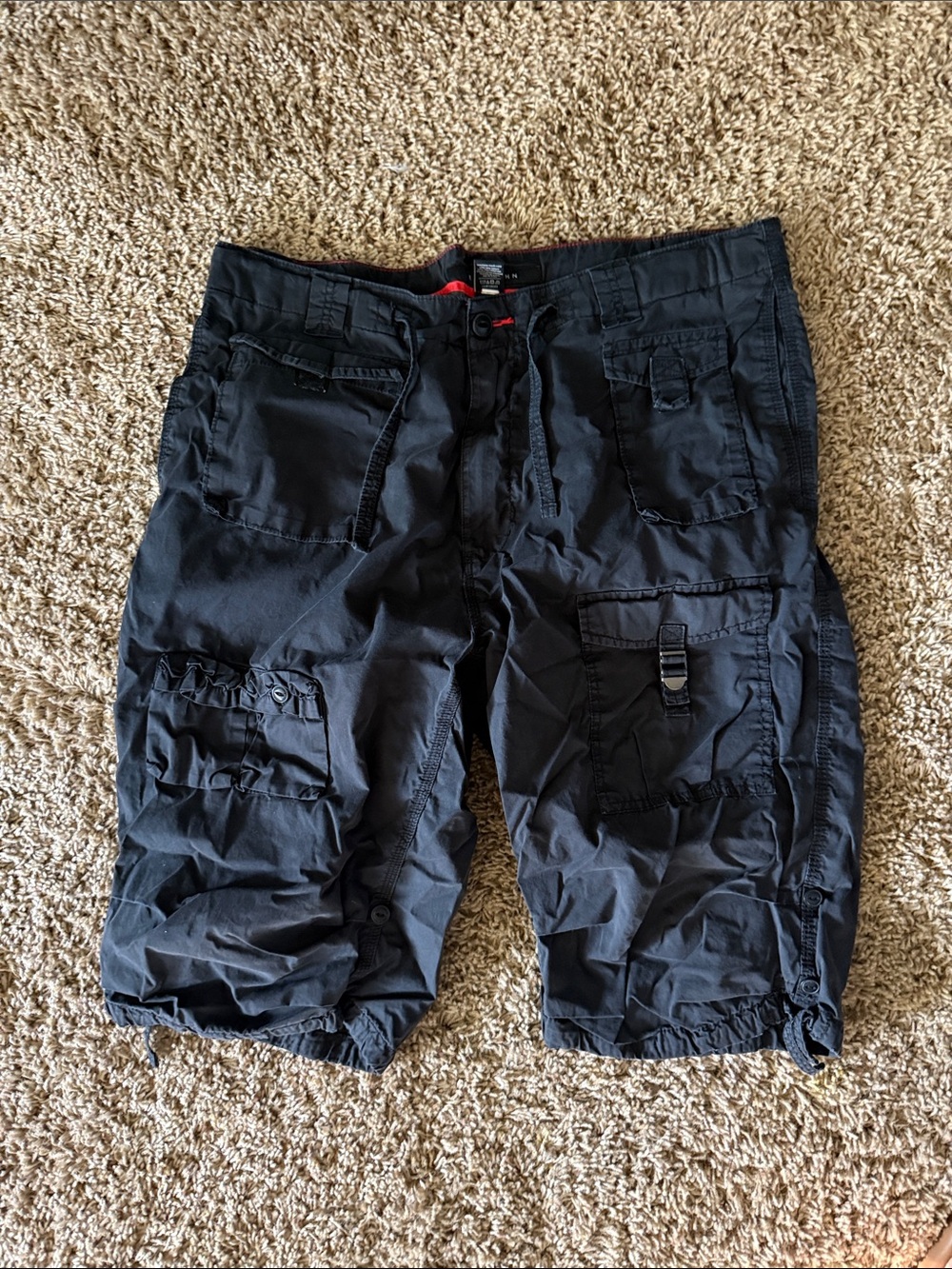 Sean John Black Cargo Shorts with Utility Pockets. Men’s size 38 waist.